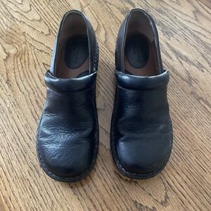 Browns Landing Womens Size 7 Black Leather Clogs Shoes Slip On‎